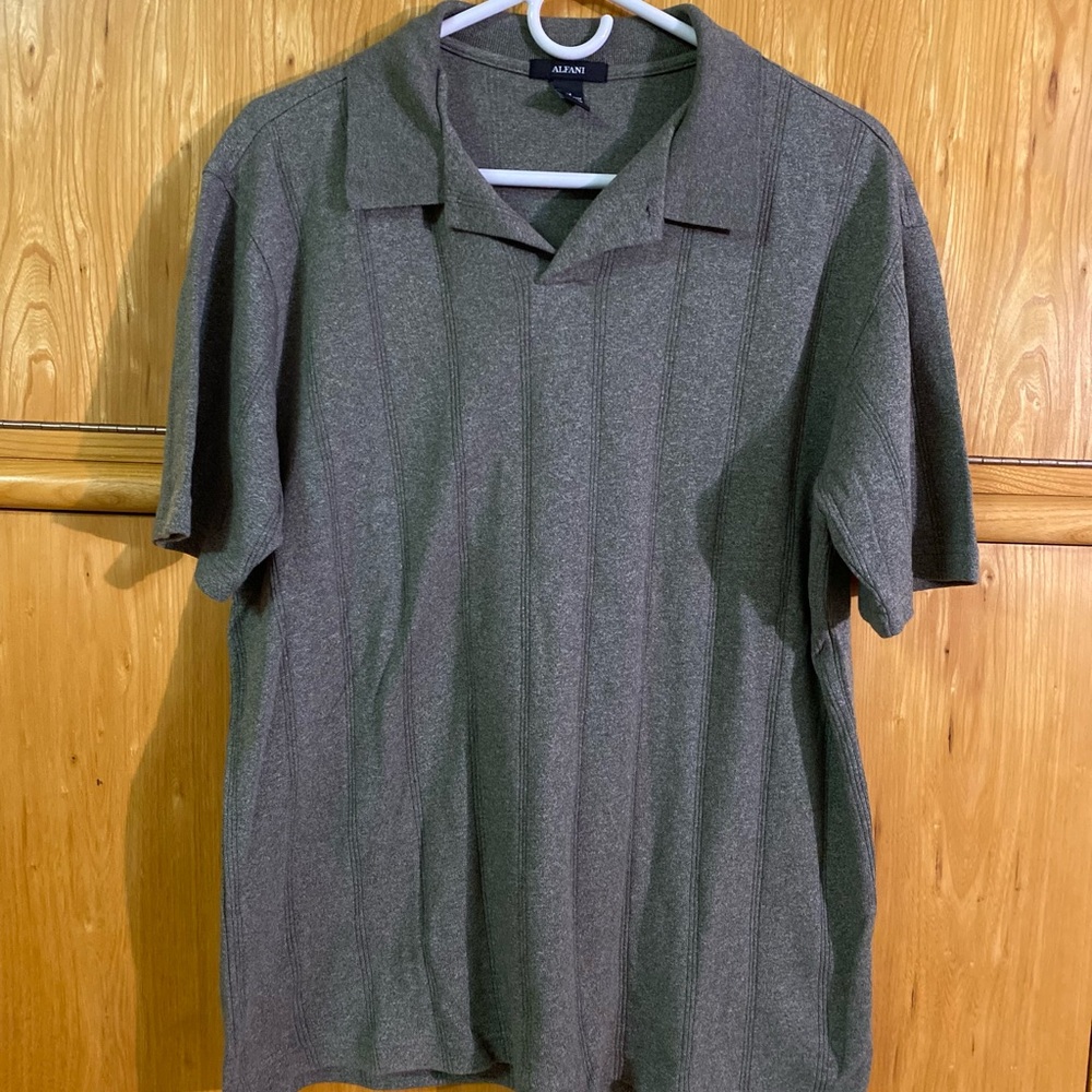 Men’s gray Alfani polo